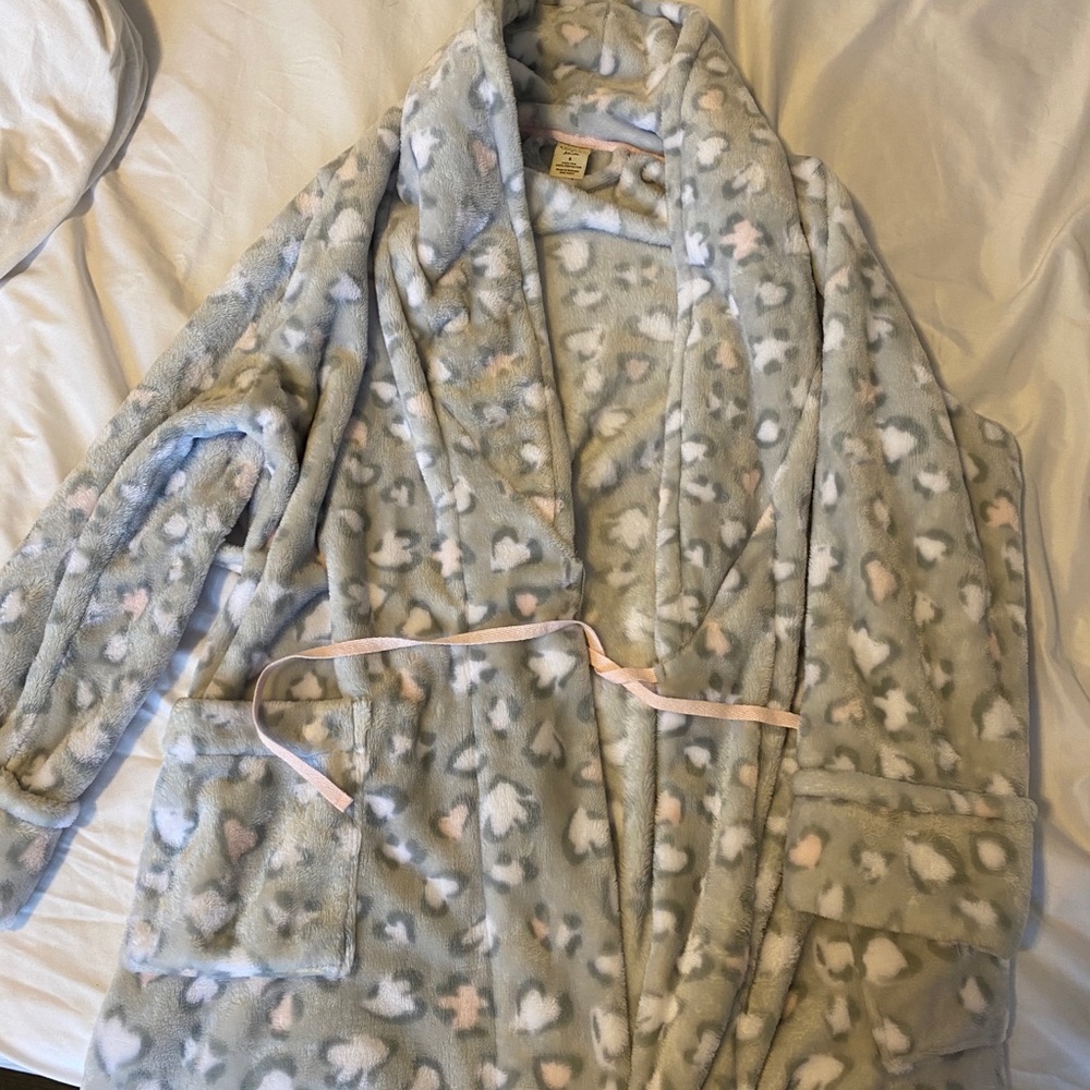 Super soft fuzzy robe size S